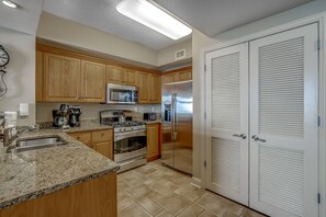 Unclassified image, 4 of 28, button