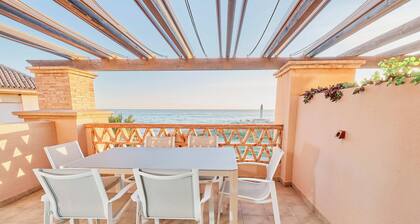 Beautiful Penthouse Near the Beach with Sea View, Pool, Wi-Fi, A/C, Balcony & Terrace
