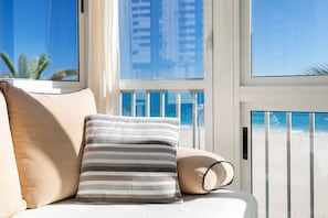 Living area - Apartment "Esmeralda 1" with Sea View, Garden, Terrace and Balcony (Benidorm)