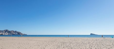 Una spiaggia nelle vicinanze