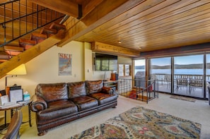 Smart TV, fireplace, DVD player, books