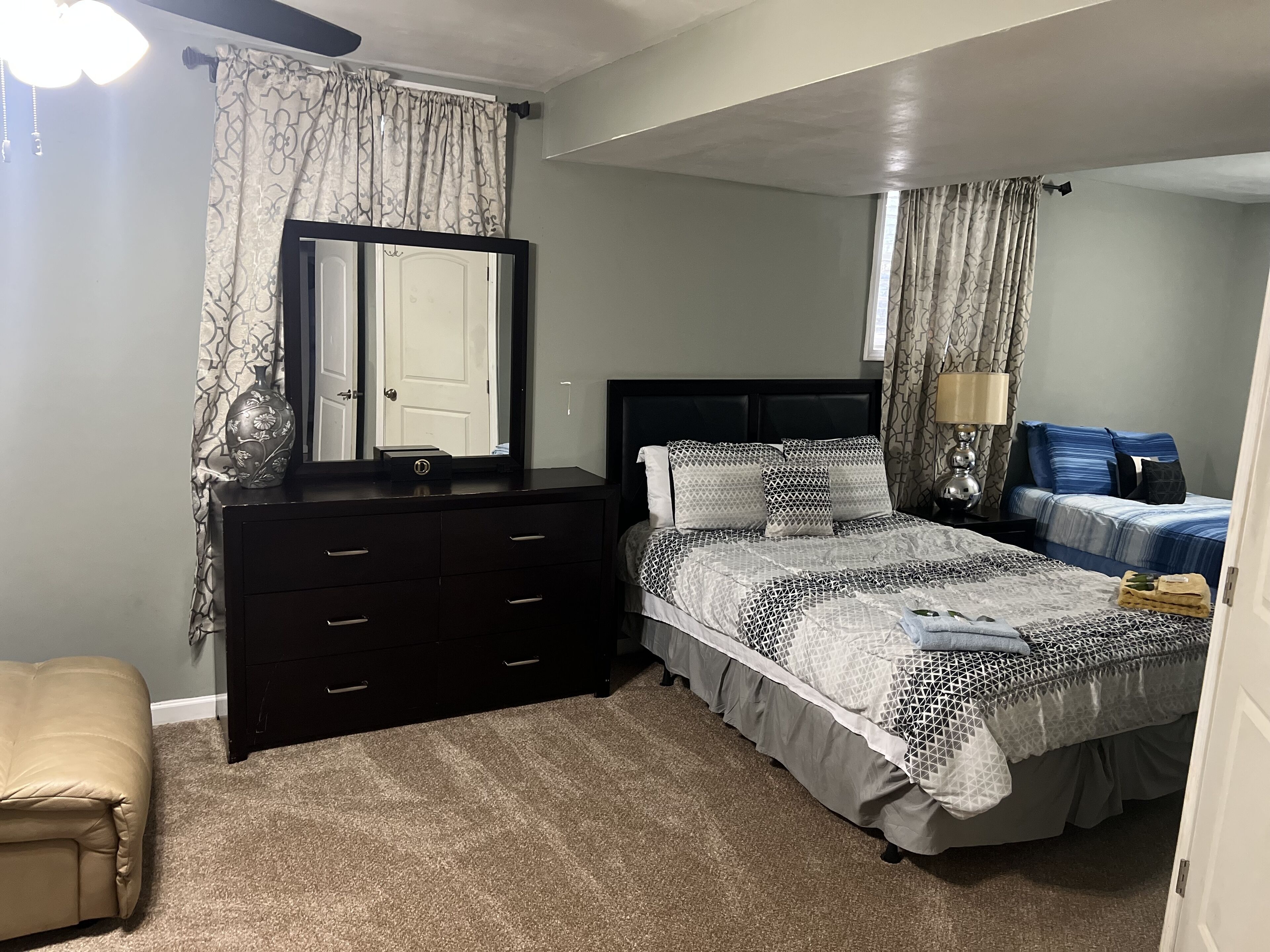 6 soverom, strykejern/-brett, wi-fi (inkludert) og sengetøy