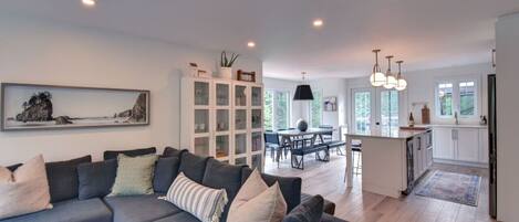 智能电视、立体声音响