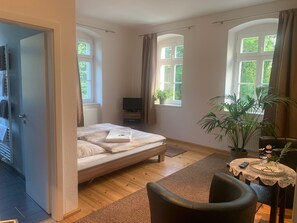 1 chambre, lit parapluie, Wi-Fi, draps fournis
