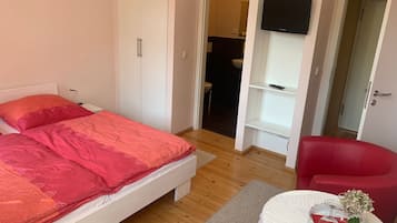 1 bedroom, travel cot, WiFi