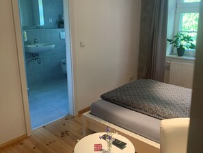 1 slaapkamer, reisbedje, wifi, beddengoed