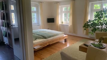 1 bedroom, travel crib, WiFi, bed sheets