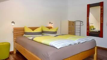 2 bedrooms, WiFi, bed sheets