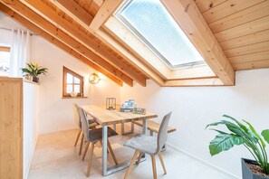 Dining - Mountain panorama (Ofterschwang)