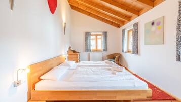 3 bedrooms, WiFi, bed sheets