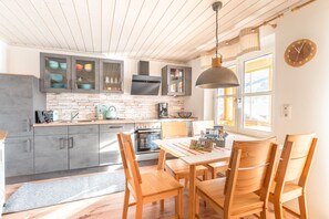 Fridge, dishwasher, coffee/tea maker, electric kettle