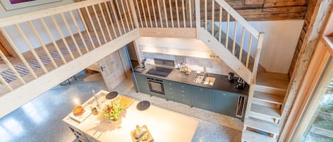 Fridge, oven, dishwasher, coffee/tea maker