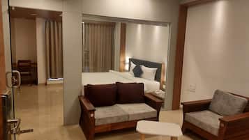 King Suite Room | Free WiFi