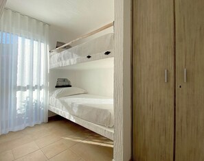 4 bedrooms, in-room safe, iron/ironing board, travel crib