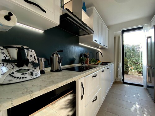 Villa Penthouse private beach access, HotTub, maid