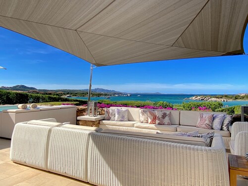 Villa Penthouse private beach access, HotTub, maid