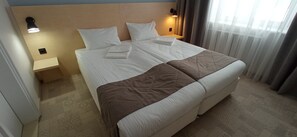 Kamar Comfort | 1 kamar tidur, brankas, meja kerja, dan setrika/meja setrika