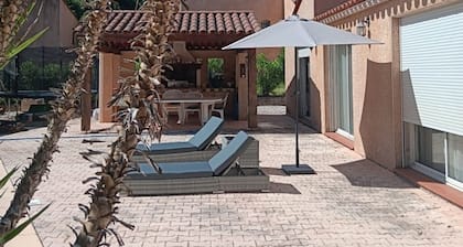 Appartement neuf dans villa avec piscine, proche mer et montagne, thermes