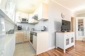 Køleskab, mikrobølgeovn, ovn, opvaskemaskine