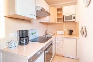 Køleskab, mikrobølgeovn, ovn, opvaskemaskine