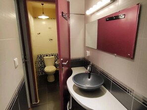 Bathroom - Central quiet apartment, 4 people (Cauterets)