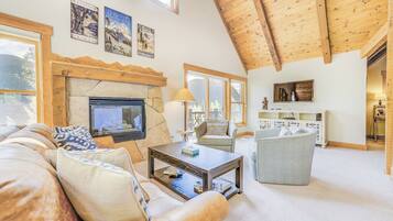 House (3 Bedrooms) | Exterior