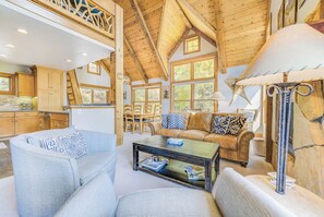 House (3 Bedrooms) | Exterior