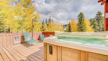 House (3 Bedrooms) | Exterior