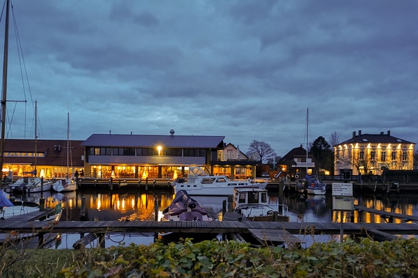 Gastronomie am Vareler Hafen