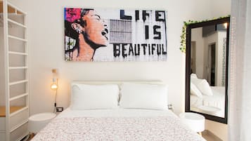 1 bedroom, desk, free WiFi, bed sheets