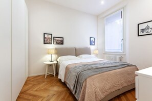 1 habitación, tabla de planchar con plancha, wifi y ropa de cama 