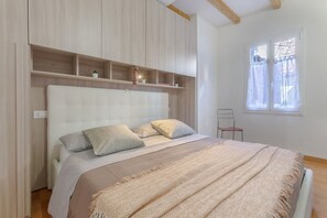 1 bedroom, iron/ironing board, internet