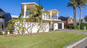 Exterior - Resthaven, 3b Messines Street (Shoal Bay)