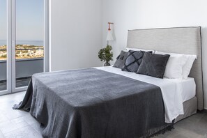 5 bedrooms, in-room safe, iron/ironing board, free WiFi