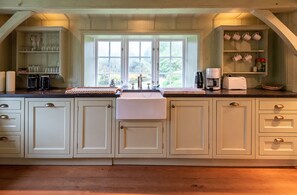 Kühlschrank, Ofen, Herdplatte, Geschirrspüler