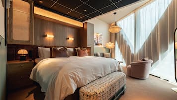 Medium at Jacyz | Luxe beddengoed, een minibar, een kluis op de kamer