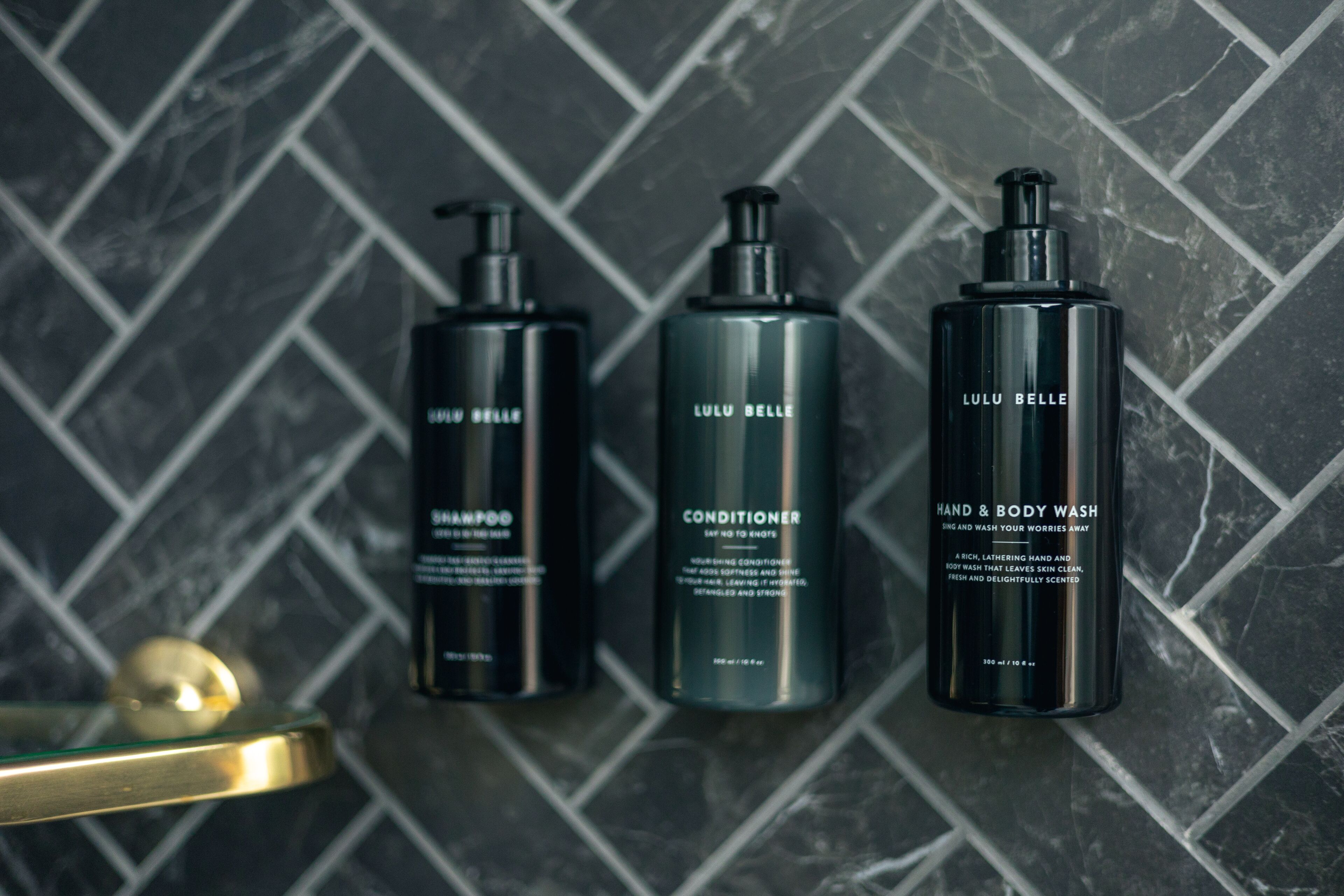 shower, rainfall showerhead, free toiletries, hair dryer