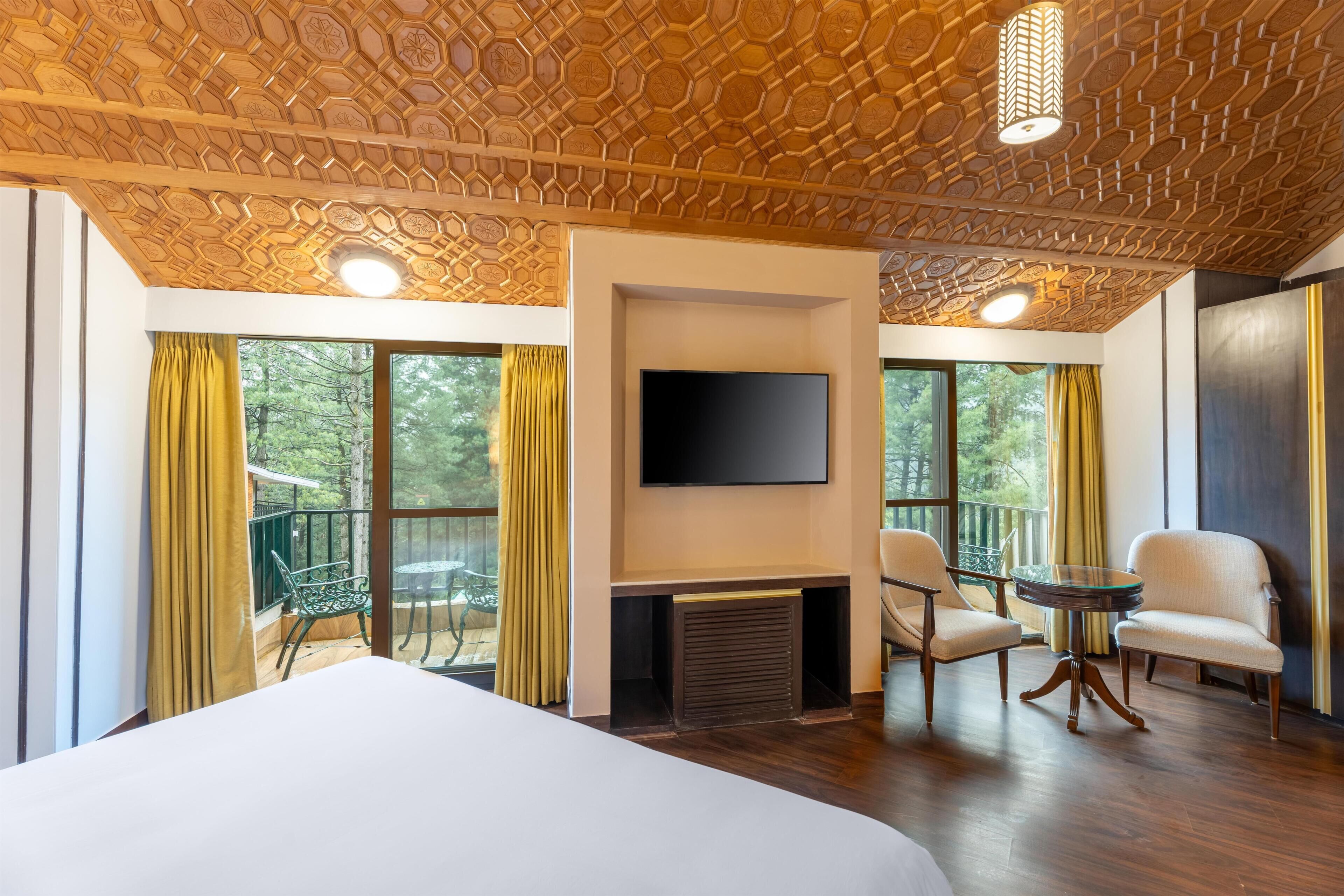 Premium Room, Balcony, Mountain View | Premium bedding, down comforters, Select Comfort beds, in-room safe