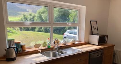 M026 Teach Ban-sleeps 8