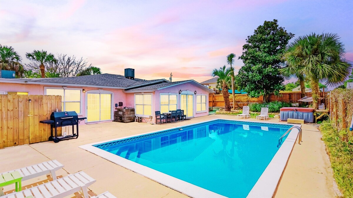✨Mighty Paradise✨ Private Pool, Hot Tub, GameRm, Dog-Friendly, Steps to Beach❤️