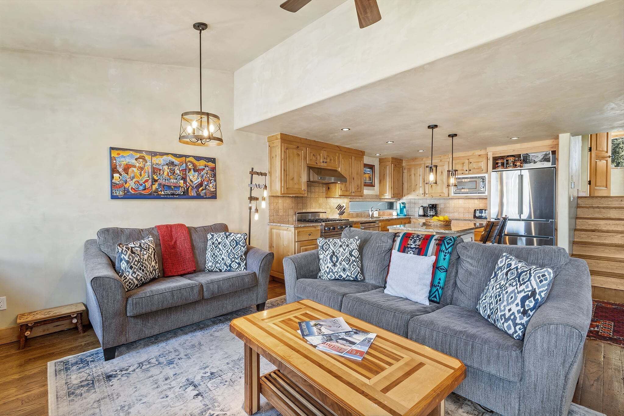 Smart TV, fireplace