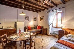 1 chambre, fer et planche à repasser, lit parapluie, Wi-Fi