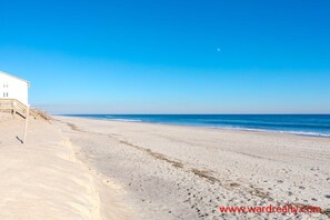 On the beach - Over The Moon - 4 BR home, Oceanfront B-Lot with Amazing Views!  Dog Friendly! (Surf City)