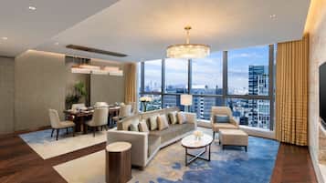 1 bedroom, premium bedding, minibar, in-room safe