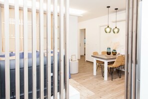 32-inch Smart TV with digital channels, TV - Full renovated adorable apt in Athens (Athens)