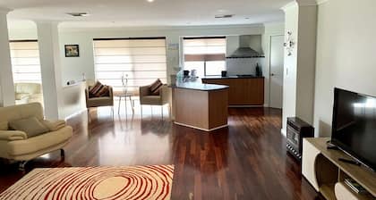 Wagon Holiday Home - modern home in great Abbey location!