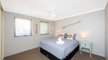 3 bedrooms, travel cot, free WiFi, bed sheets