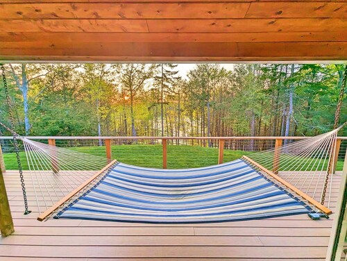 Waterfront Spacious Luxury Home, 5 min to LL Bean!