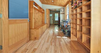Waterfront Private Apartment, minutes from LLBean!