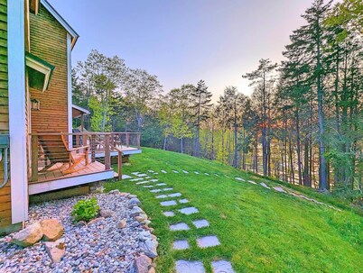 Waterfront Private Apartment, minutes from LLBean!